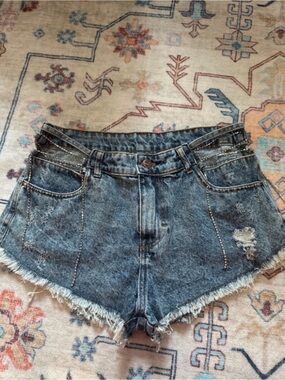 Classic Mid- Rise Women's Denim Shorts in Washed Blue